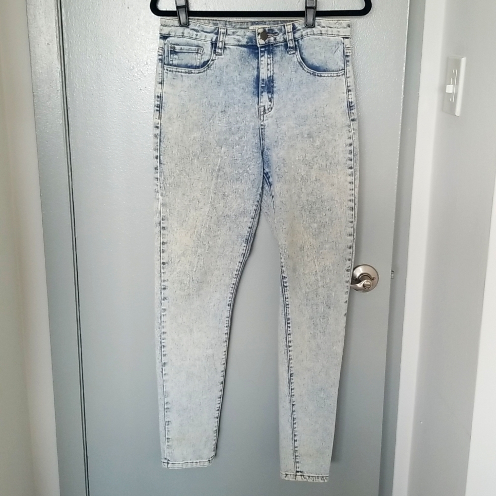 Acid wash jeans